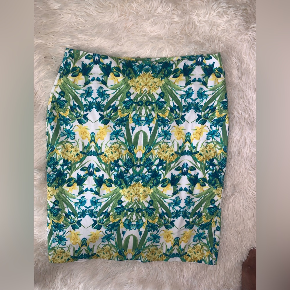 Roz and Ali beautiful floral pencil skirt